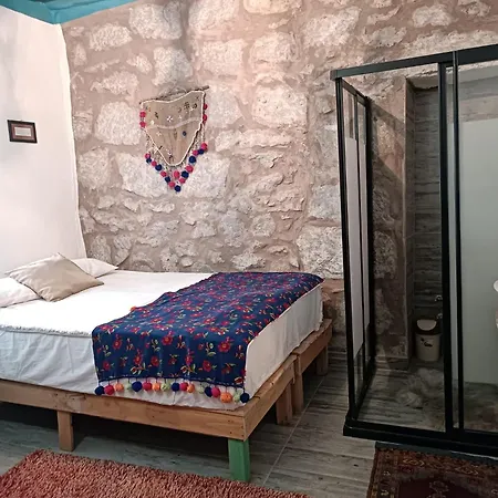 Belisirma Cave Homestay *